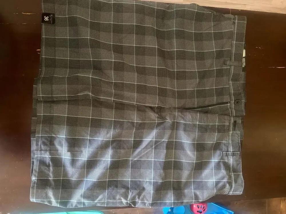 PGA TOUR Men's Expandable Waistband Plaid Golf Shorts